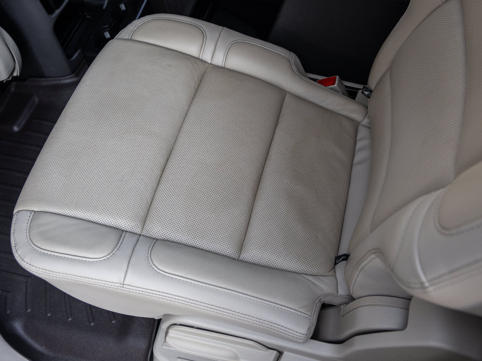 Used 2021 Lincoln Navigator Reserve w/ Luxury Package RWD image 32