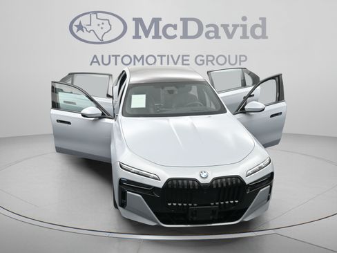 Used 2023 BMW 760i xDrive w/ Executive Package AWD/4WD image 43
