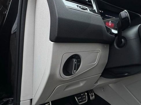 Used 2024 Volkswagen Tiguan SE R-Line image 18