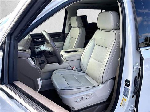 Used 2023 GMC Yukon Denali w/ Advanced Technology Package image 27