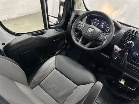 Used 2025 RAM ProMaster 2500 w/ Convenience Group image 12