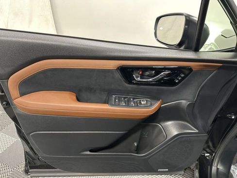 Used 2025 Subaru Forester Touring image 15