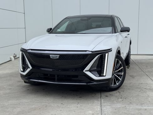 New 2025 Cadillac Lyriq Sport image 1
