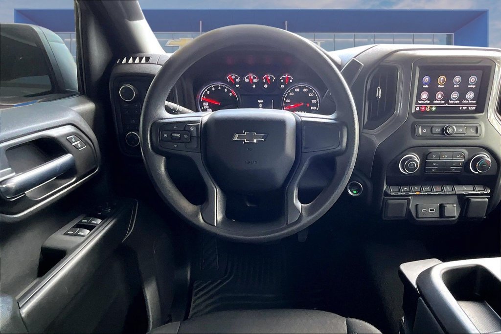 Used 2025 Chevrolet Silverado 1500 Custom Trail Boss w/ Dark Appearance Package AWD/4WD image 2
