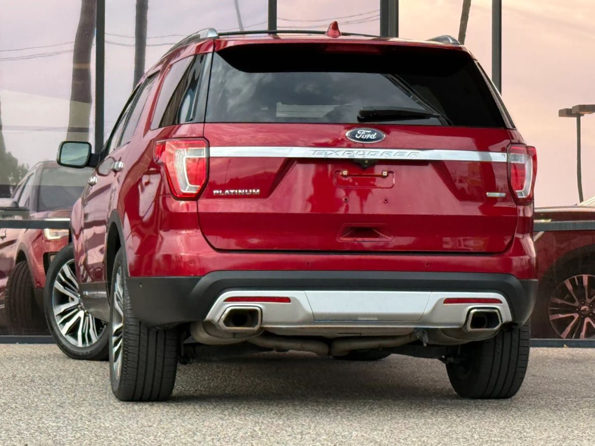 Used 2017 Ford Explorer Platinum AWD/4WD image 8