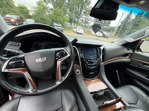 Used 2017 Cadillac Escalade Premium Luxury AWD/4WD image 10