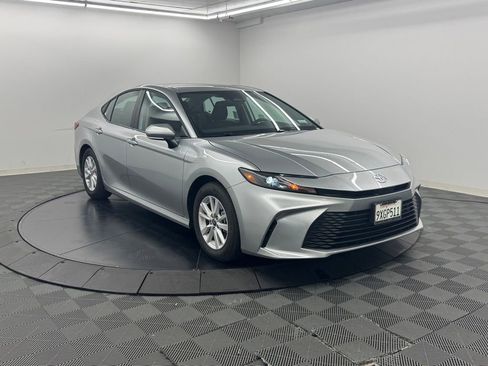 Used 2026 Toyota Camry LE FWD image 4