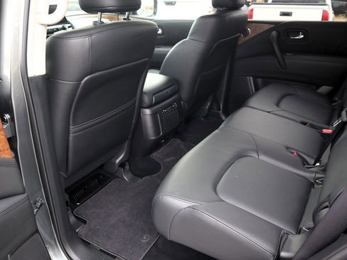 Used 2024 Nissan Armada SL image 11