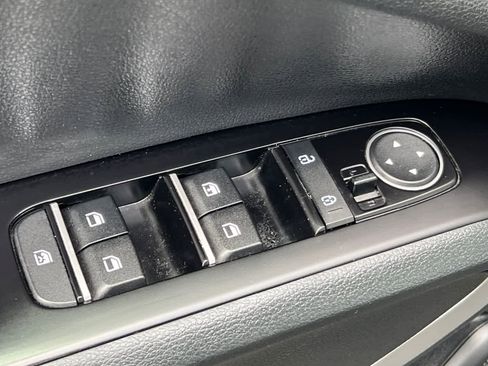 Used 2022 Kia Soul LX image 13