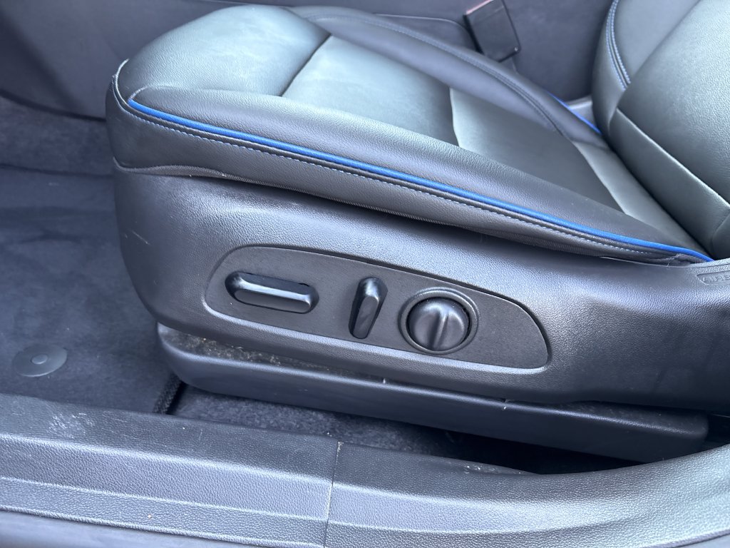 Used 2024 Buick Envista Sport Touring w/ Convenience I Package FWD image 37
