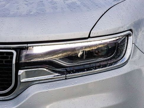 Used 2024 Jeep Wagoneer L Series II w/ Flexible Seating Group image 5