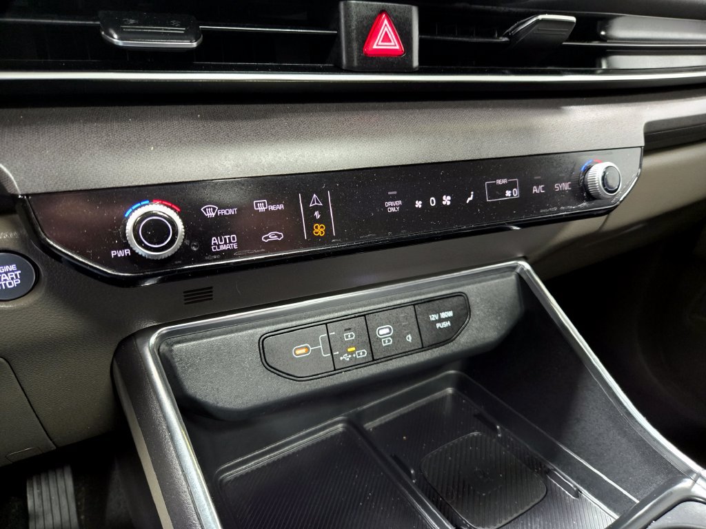 Used 2025 Kia Carnival SX FWD image 29