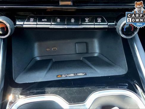 Used 2024 Chevrolet Traverse LT image 33