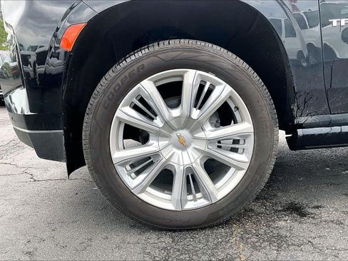 Used 2021 Chevrolet Tahoe High Country AWD/4WD image 2