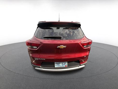 Used 2025 Chevrolet TrailBlazer LT AWD/4WD image 12