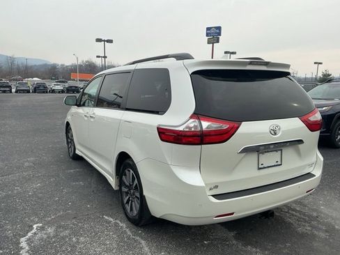 Used 2018 Toyota Sienna Limited Premium image 7