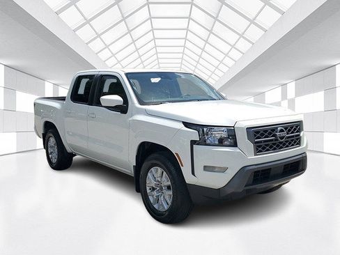 Certified 2023 Nissan Frontier SV w/ SV Convenience Package image 3