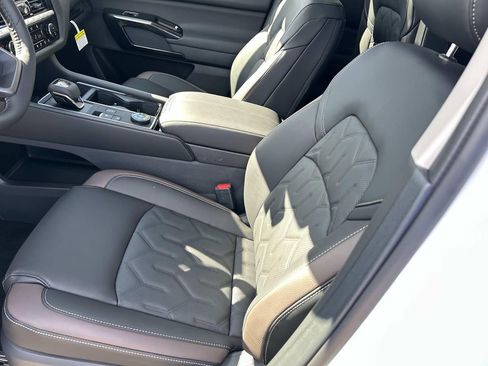 New 2026 Nissan Pathfinder Platinum AWD/4WD image 26