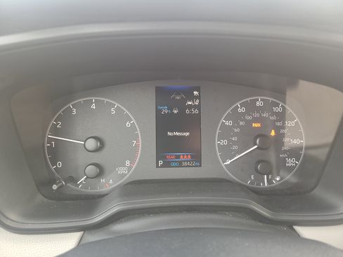 Used 2023 Toyota Corolla Cross L image 23