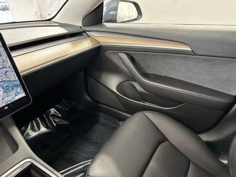 Used 2023 Tesla Model 3 Standard Range image 24