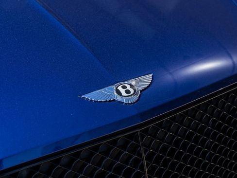 Used 2023 Bentley Bentayga image 17