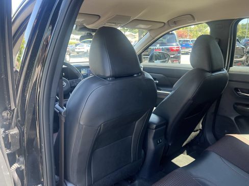 Used 2026 Nissan Kicks SR AWD/4WD image 17