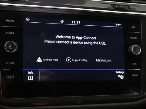 Used 2022 Volkswagen Tiguan SE FWD image 42