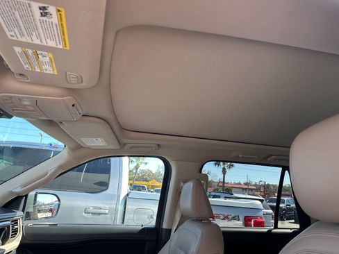 Certified 2024 Ford Expedition Limited image 9