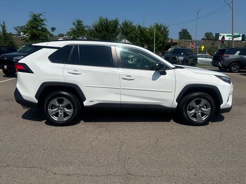 Used 2023 Toyota RAV4 LE AWD/4WD image 9