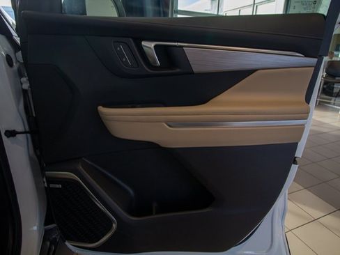 Used 2025 Buick Enclave Preferred w/ LPO, Floor Liner Package image 10