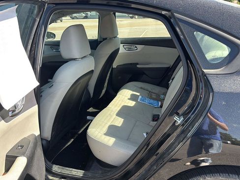 Used 2022 Kia Forte LXS w/ LXS Technology Package image 8