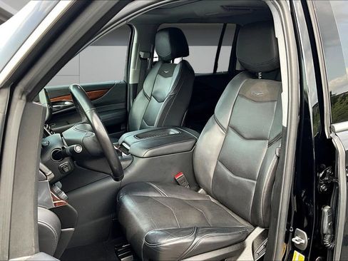 Used 2019 Cadillac Escalade ESV Premium Luxury AWD/4WD image 21