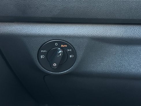 Used 2019 Volkswagen Jetta R-Line w/ R-Line Cold Weather Package image 27