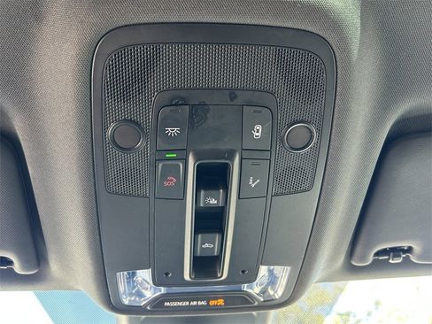 Used 2025 Audi Q3 2.0T Premium image 32