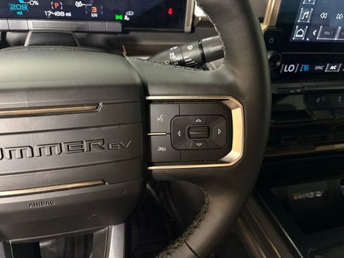 Used 2025 GMC Hummer EV 3X image 21