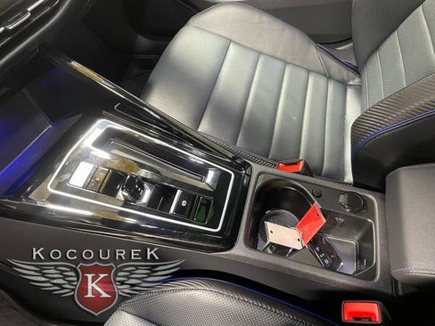 Used 2024 Volkswagen Golf R 2.0T image 17