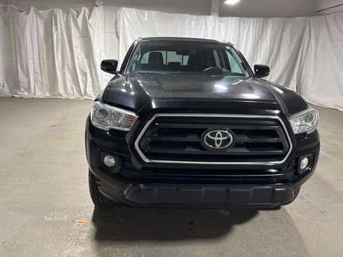 Used 2022 Toyota Tacoma SR5 w/ Technology Package RWD image 2