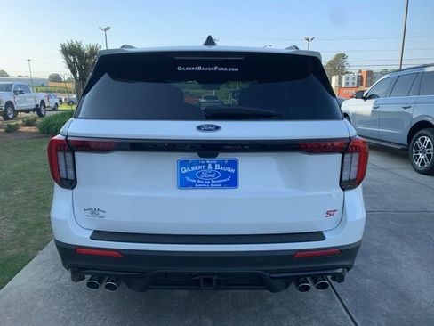 Used 2025 Ford Explorer ST w/ Sun And Sound Package AWD/4WD image 4