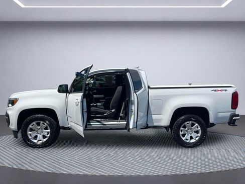 Used 2022 Chevrolet Colorado LT w/ Fleet Safety Package AWD/4WD image 13