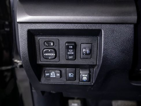 Used 2021 Toyota Tundra SR5 w/ SR5 Upgrade Package RWD image 31