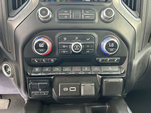 Used 2023 GMC Sierra 3500 Denali w/ Denali Ultimate Package image 19