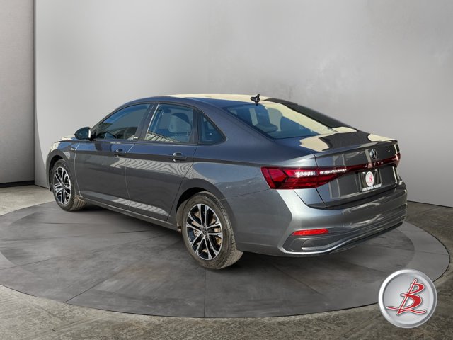 Used 2025 Volkswagen Jetta Sport FWD image 5