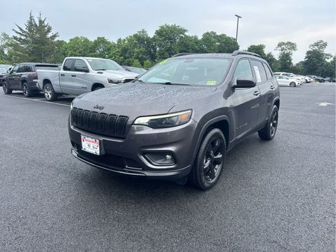 Certified 2019 Jeep Cherokee Latitude Plus AWD/4WD image 5