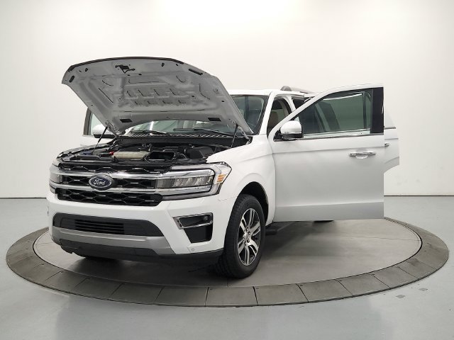 Used 2024 Ford Expedition Limited RWD image 11