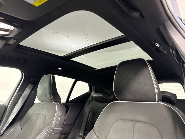 Used 2023 Volvo XC40 Recharge Plus AWD/4WD image 18