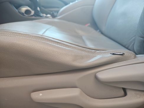 Used 2018 Toyota Highlander LE FWD image 6