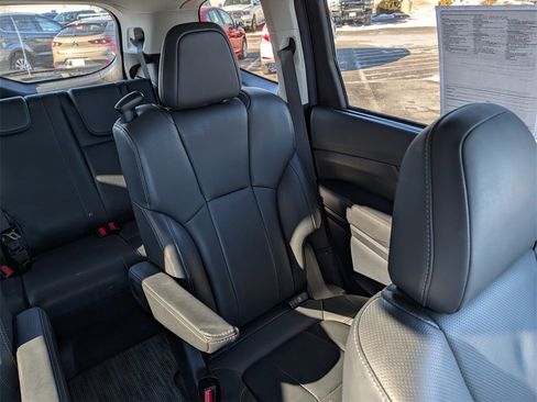 Used 2023 Subaru Ascent Touring image 14