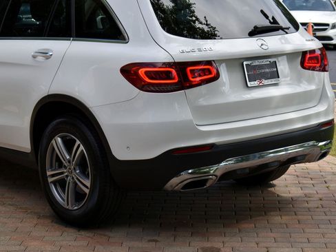 Used 2021 Mercedes-Benz GLC 300 300 4MATIC Premium Pkg Panoram image 10