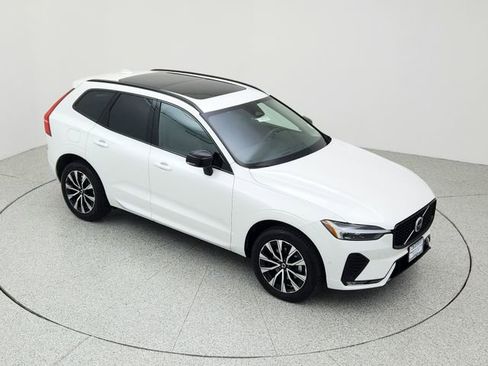 Certified 2025 Volvo XC60 B5 Plus image 14