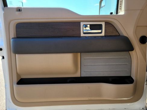 Used 2013 Ford F150 Lariat w/ Mid Equipment Group image 8